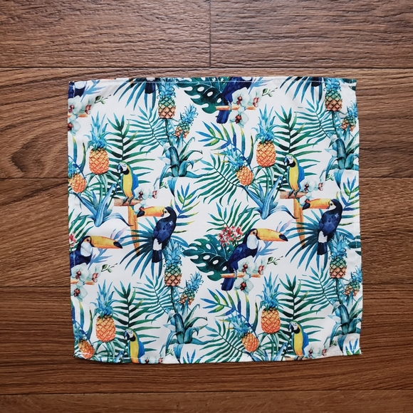Pocket Square Tropical parrots and pineapples - Picture 2 of 8